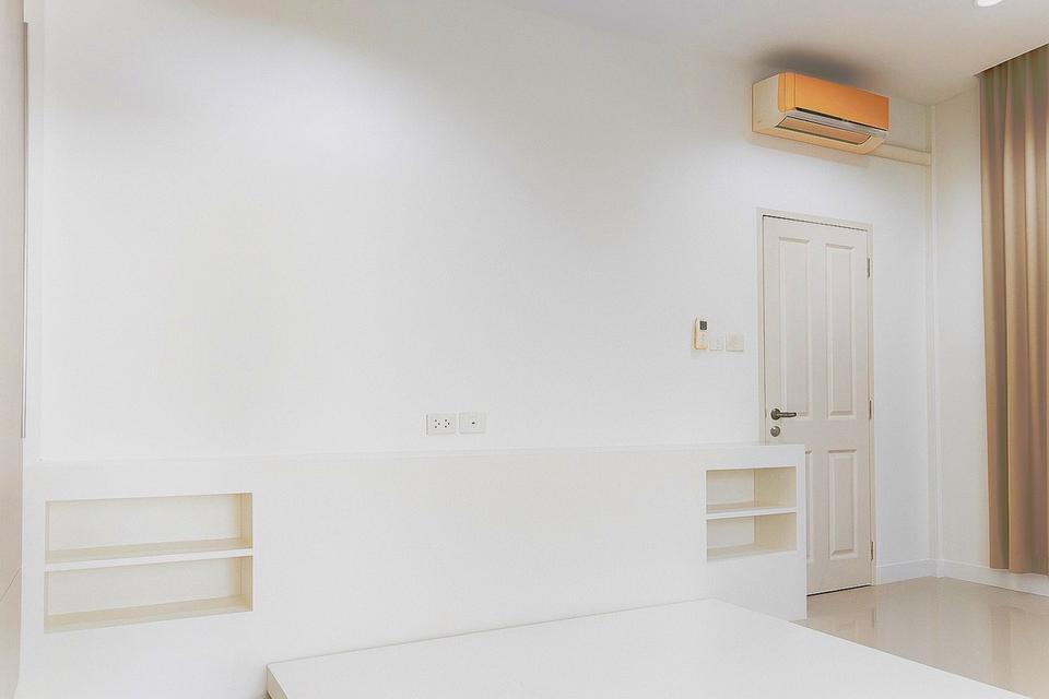 ขายด่วน บ้านเดี่ยวพร้อมเข้าอยู่บนที่ดินแปลงใหญ่ ขาดทุน 17.5 บาท เหลือ 13.9 ล้าน 17