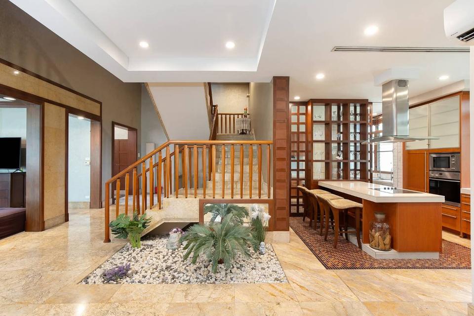 ขายบ้านสวยใจกลางกรุง บ้านแสนสิริ สุขุมวิท67 Luxury Sukhumvit 67 Private pool ที่ดิน 158 ตร.ว 5ห้องนอน 6ห้องน้ำ 6ที่จอดรถ New renovate ใกล้ BTSเอกมัย 7