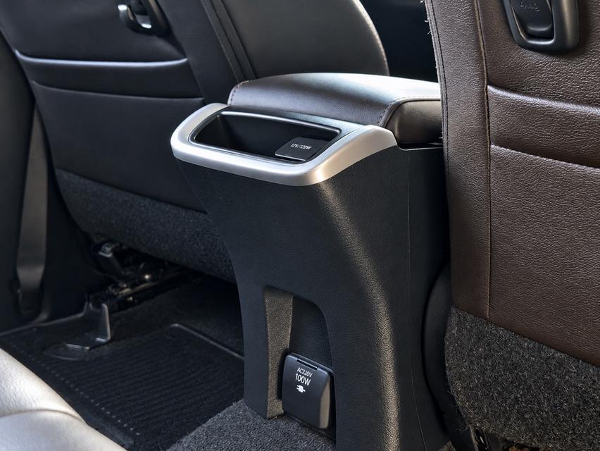 (แจ้งรหัสรถ CAT8509)2018 Toyota Fortuner 2.4V ขับ2 ดีเซล ออโต้ มือเดียว เท่านั้น รูปที่ 15