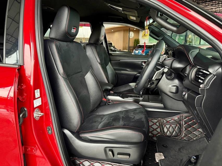 TOYOTA FORTUNER, 2.8 GR SPORT BLACKTOP 4WD ปี 2022 โฉม ปี15-ปัจจุบัน สีแดง รูปที่ 9