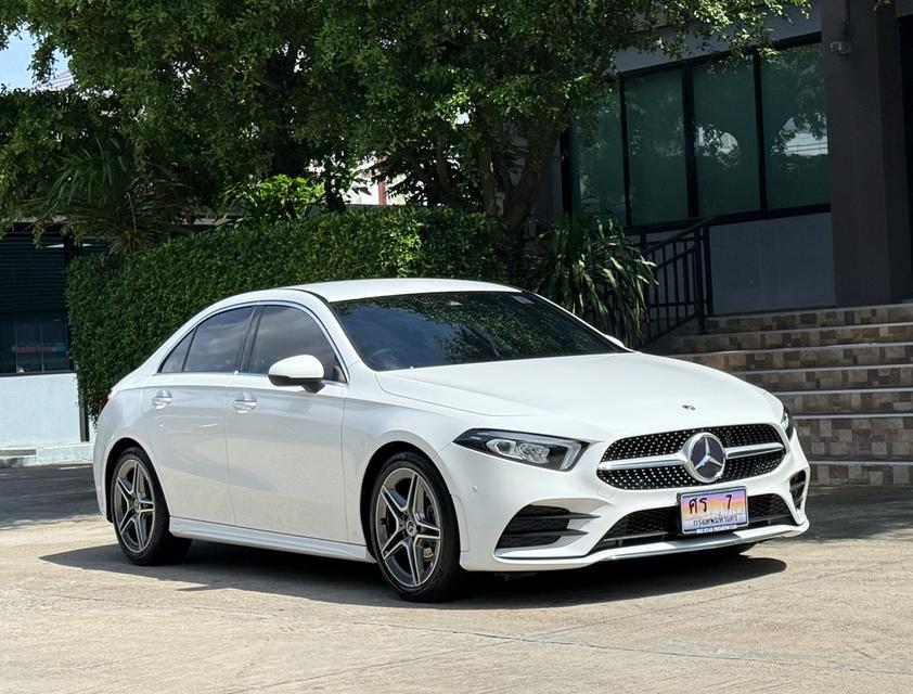 2023 BENZ A200 FACELIFT รถมือเดียวออกป้ายแดง สภาพป้ายแดง รถวิ่งน้อยเพียง 36,000 กม เข้าศูนย์ทุกระยะ รถไม่เคยมีอุบัติเหตุครับ