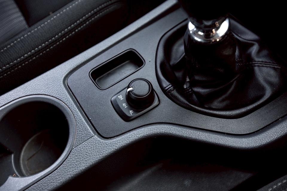 Ford Ranger 2.2  Hi-Lander Double Cab 4x4 เกียร์ ธรรมดา ปี2017 รูปที่ 12