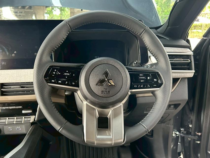 ขายด่วน! Mitsubishi XForce 1.6 HEV Ultimate X AT ปี 2025 รถสวยมือเดียว รุ่นท๊อปสุด สภาพป้ายแดง ไมล์น้อย 6 พันกิโล 11