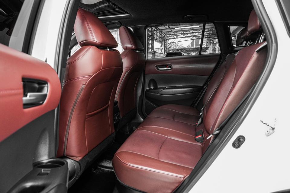 2020 Toyota Corolla Cross 1.8 Hybrid Premium Safety SUV สีขาว เลขไมล์ 94381 กม. 15