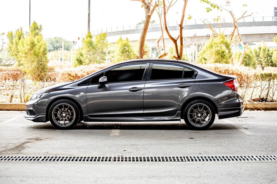 Honda Civic Fb 1.8S สีเทา ปี 2013 เกียร์ออโต้  7