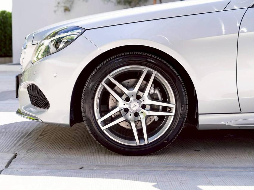 Mercedes-Benz E300 2.1 AMG Bluetec Hybrid (W212) ปี 2014 8