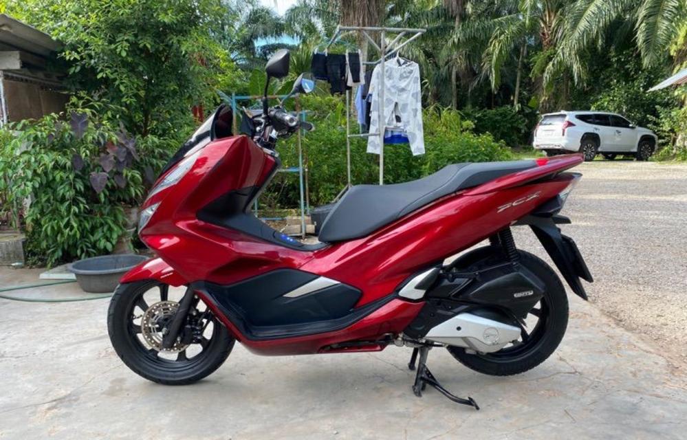 Honda PCX 150 สีแดงเงา 2