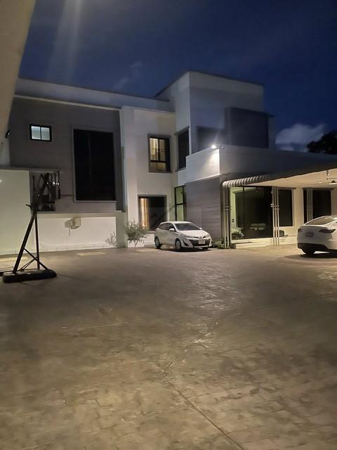 ขาย บ้านเดี่ยว 2 ชั้น 2 หลัง สไตล์โมเดิร์น บนเนื้อที่ 1 ไร่ ซอยจรัญสนิทวงศ์ 35 กลางเมือง ใกล้โรงพยาบาลศิริราช 8