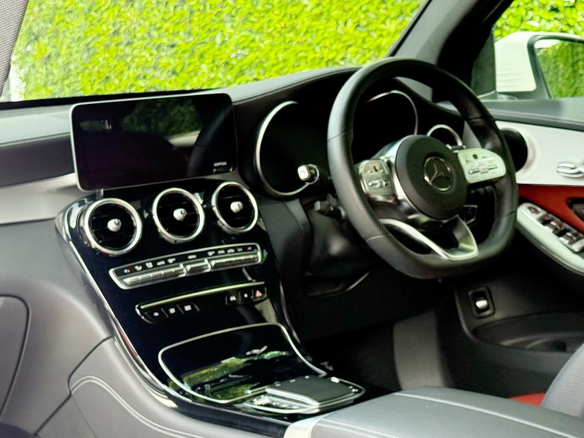 2021 BENZ GLC 220D COUPE AMG DYNAMIC รถมือเดียว สภาพป้ายแดง วิ่งน้อยเพียง 50,000 กม รถไม่มีอุบัติเหตุครับ 12