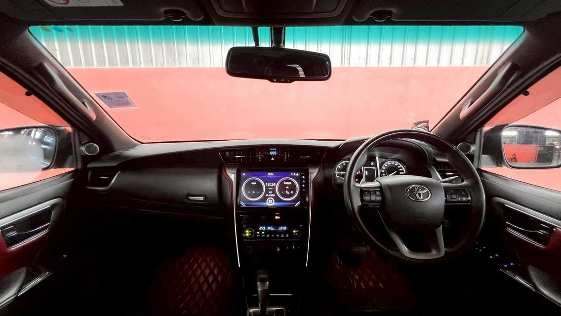 TOYOTA FORTUNER 2.4 LEGENDER 4WD A/T 2021  9