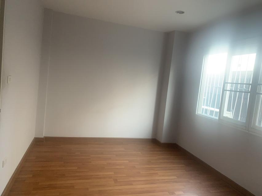 🚨 ขายด่วนมาก! ทาวน์โฮม 3 ชั้น The Exclusive พัฒนาการ 44 | 4 นอน 4 น้ำ จอด 2 คัน เพียง 5.75 ล้าน 14