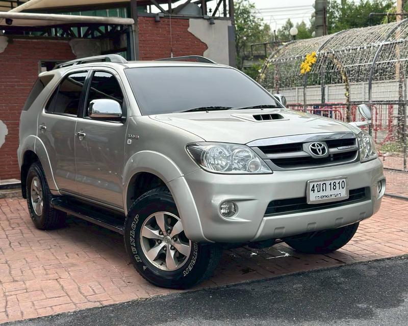 Toyota Fortuner 3.0 V เกียร์ Auto ขับ 4 สีบรอนซ์ทอง ปี2006