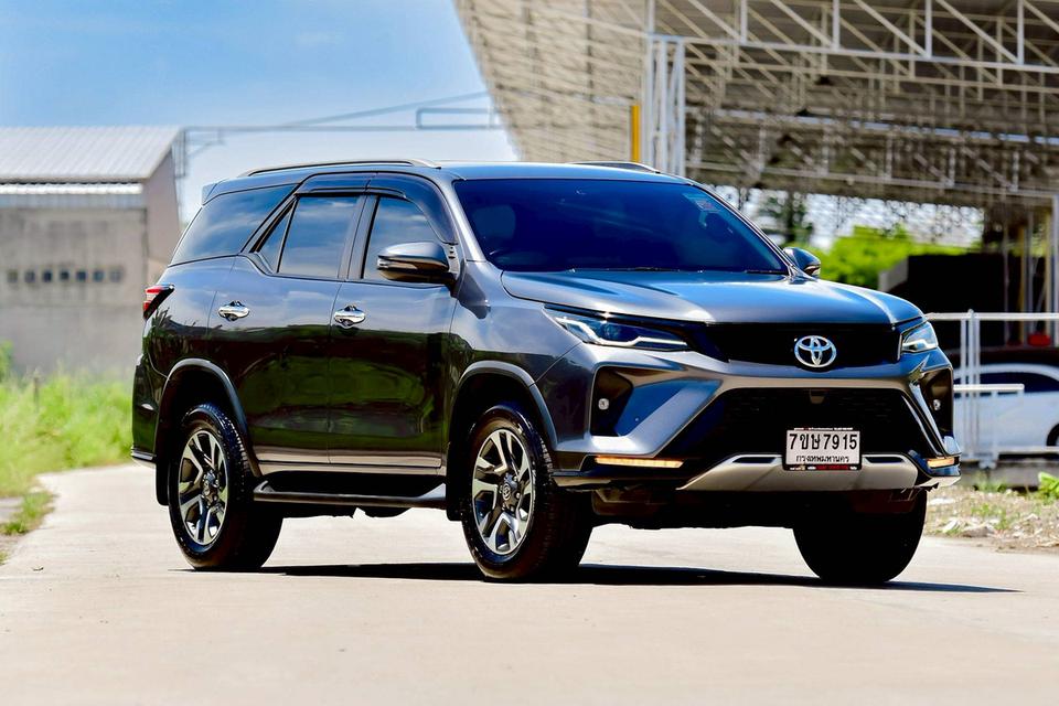 Toyota Fortuner 2.4Leader ปี23 รูปย่อยที่ 3