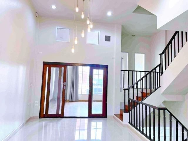 บ้านกลางเมือง 24 ตร.วา. รัขดา 699ม. MRT ลาดพร้าว 500 ม.ให้เช่าทาวน์โฮม 4 ชั้น 380 ตร.ม. ซ. ลาดพร้าว 15-27 รร. นานาชาติโอ
