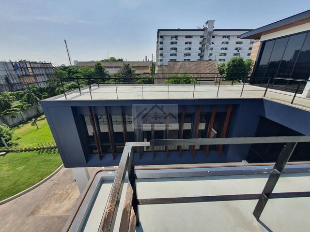 ให้เช่า Pool Villa บ้านเดี่ยว 3 ชั้น สร้างใหม่ Modern Luxury 250 ตรว. สุขุมวิท 62 Roof Top และสระว่ายน้ำกลางบ้าน ใกล้ทาง 5