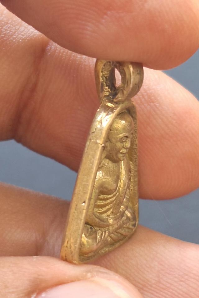 เหรียญจอบเล็ก หลวงพ่อเงิน รูปย่อยที่ 4