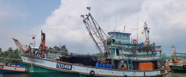 ขายเรือประมง อวนดำ 2