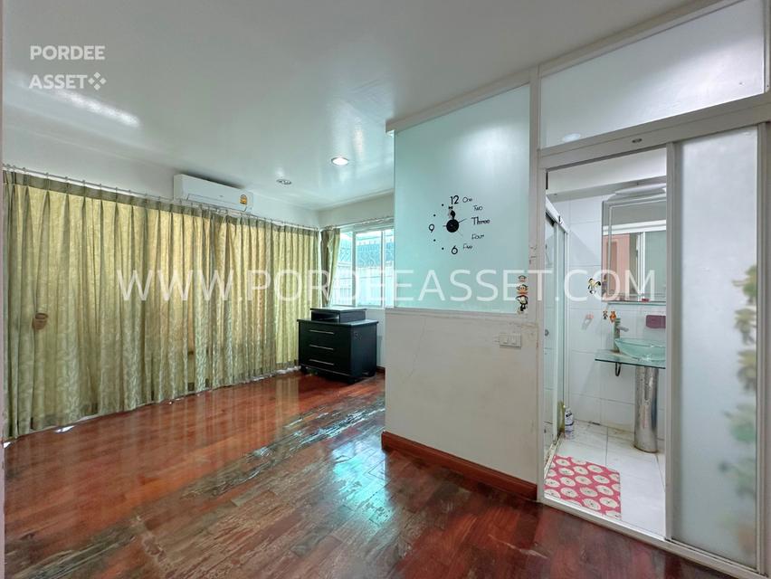 บ้านชั้นเดียว 64 ตร.ว. รัชดานิเวศน์ ประชาราษฎร์บำเพ็ญ24 ใกล้รถไฟฟ้า MRT ห้วยขวาง สุทธิสาร เข้าออกได้หลายทาง รัชดาภิเษก ลาดพร้าว เหม่งจ๋าย เลียบด่วนเอก 8