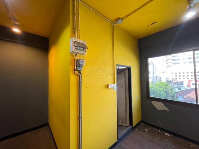 ให้เช่าอาคาร 4 ชั้น ไม่รวมชั้นลอย 30 ตรว. ถนนศรีวรา ตรงข้าม Makro บดินทร์ ใกล้ รร. บดินทรเดชา 8