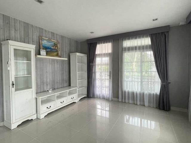 แฟชั่น 4 กม. ให้เช่าบ้านเดี่ยวสุดหรู 2 ชั้น 3-4นอน โลตัส เลียบคลองสอง 1.8 กม. 3 น้ำ รร.นานาชาติร่วมฤดี 4.5 กม. 4