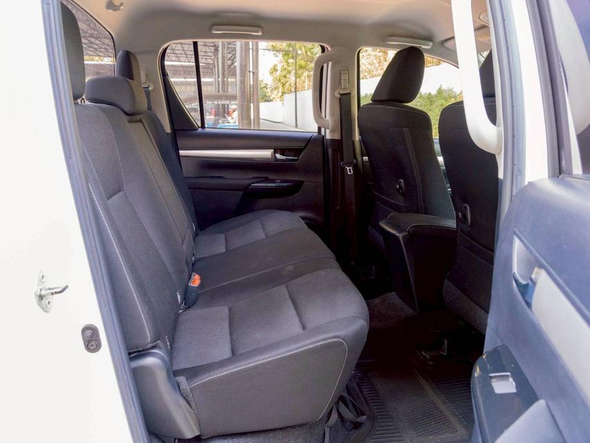 Toyota Revo 2.4 MID Prerunner จดปี 2021 11