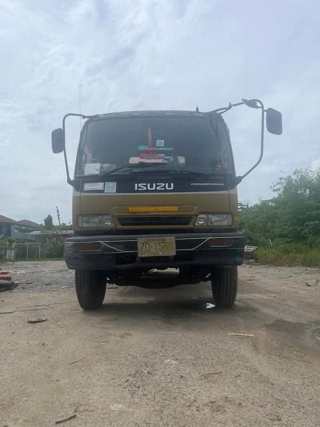 รถ 10 ล้อ Isuzu เพลาเดียว 2