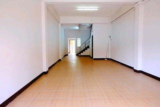 ถ.เอกชัย-บางบอน พระราม 2 เซ็นทรัลมหาชัย ตลาดสดลีลา 900 ม.อาคารพาณิชย์ 3 ชั้น 18 ตร.วา. 220 ตร.ม. โฮมออฟฟิต 3 นอน 3 น้ำ 7