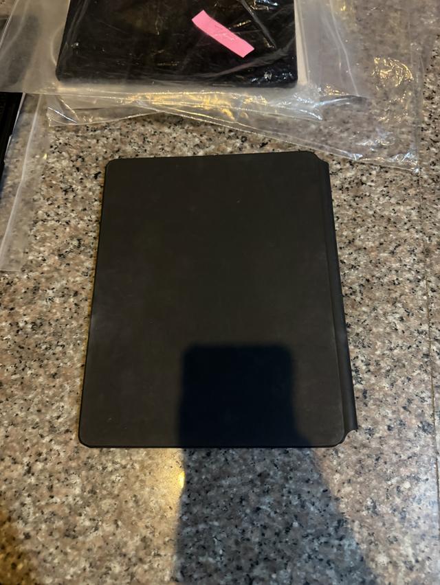 มาอีกแล้วที่ถามหากันขาย Magic KeyBoard iPadPro12.9 ของแท้ ( ตัวใหม่แล้ว2กล้องมือ1สูนขาย12490 บาท ) สภาพไร้รอยตกใดๆคับใช้งานดีทุกๆฟังชั่น ขายราคา 5990 5