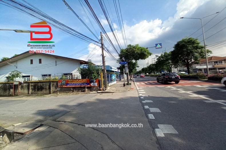 ที่ดินพร้อมบ้าน หมู่บ้าน คาซาลีน่า 1 (ซอยนิมิตใหม่ 14) เนื้อที่ 373 ตรว. ถนนนิมิตใหม่ แขวงทรายกองดิน เขตมีนบุรี กรุงเทพมหานคร 10