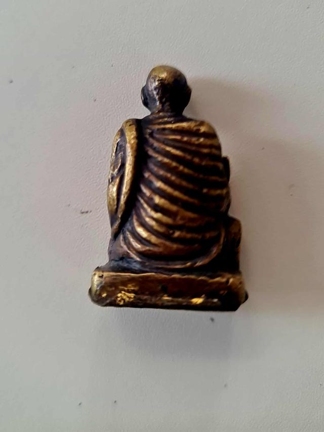 รูปหล่อเหมือนโบราณ หลวงพ่อเชิด ถืออัโต้ยาว วัดลาดบัวขาว ฉะเชิงเทรา รูปที่ 2