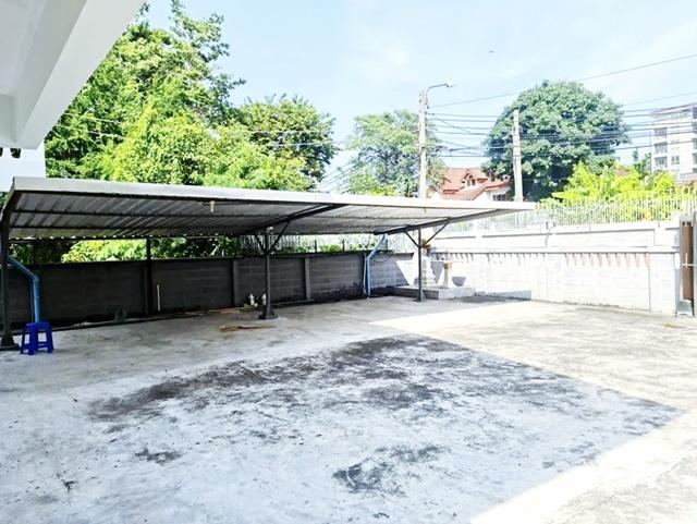 MRTภาวนา 150ม. 5นอน ลาดพร้าว 38-48 รัชดา ให้เช่าคฤหาสน์หลังใหญ่ 2 ชั้นสุดหรู พื้นที่เท่ากับบ้านเดี่ยว 3หลัง 150 ตร.วา. 4 2