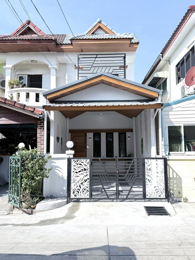 หมู่บ้านมารวย ร่มเกล้า 1