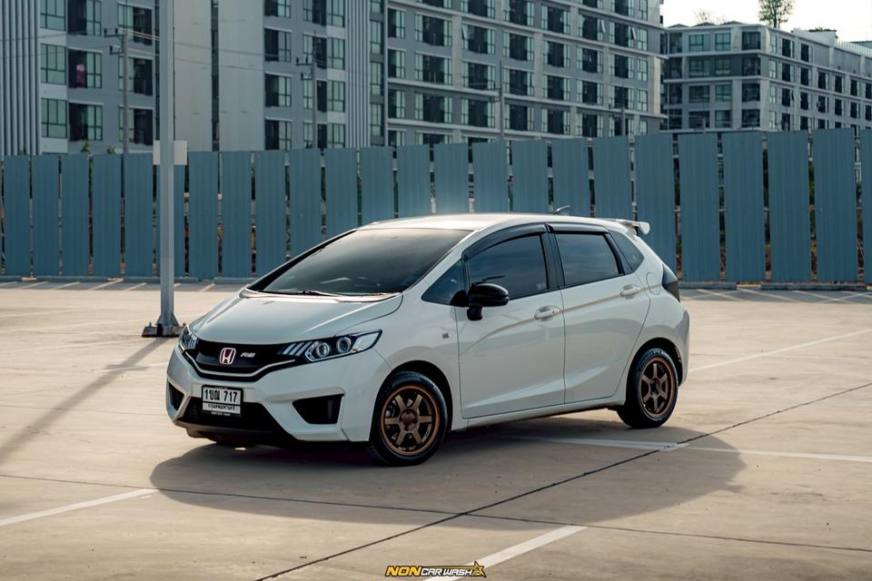 รถยนต์ Honda jazz gk 2014