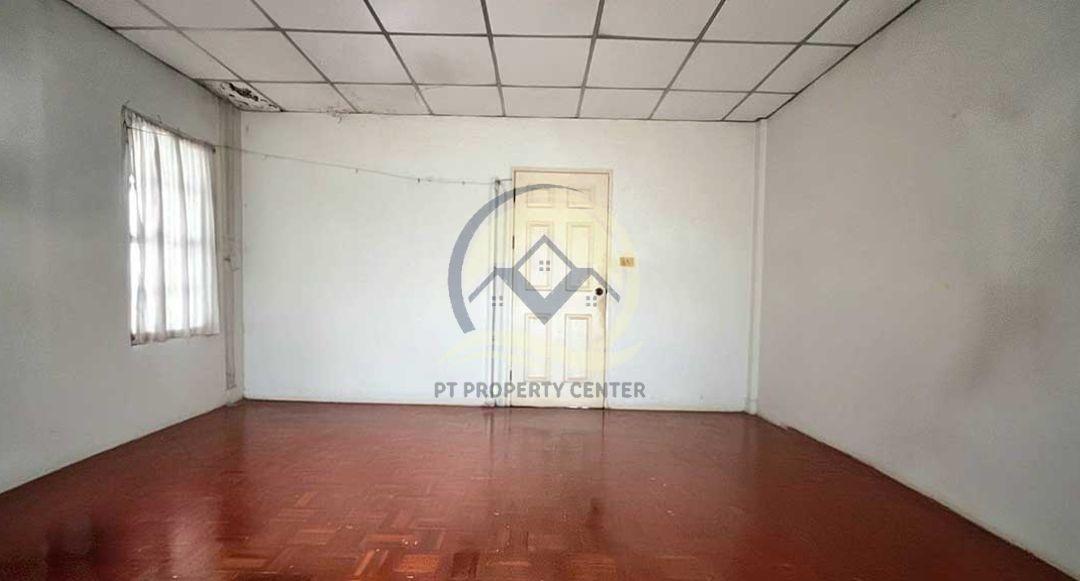 โครงการสรานนท์ ทาวน์โฮม 2.5 ชั้น ลาดพร้าว 101 ซอย 50 ขายตามสภาพ เหมาะสำหรับรีโนเวท ต่อรองได้ ทำเลโซนลาดพร้าว 13