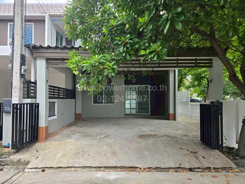 หมู่บ้านอารียาคัลเลอร์ ใกล้สถานีรถไฟฟ้าสายสีแดง ( SRT หลักหก ) ถนนวิภาวดี-รังสิต ต.หลักหก อ.เมืองปทุมธานี จ.ปทุมธานี