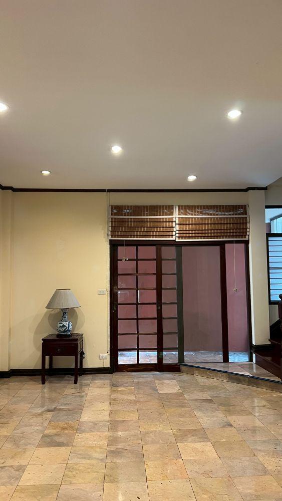 ขายบ้าน 5 ชั้น พร้อมที่ดิน ขนาด 37 ตร.ว. ซอยหลังสวน ใจกลางเมืองใกล้รถไฟฟ้าสถานีชิดลม เพลินจิต ถูกสุดในโครงการ 3