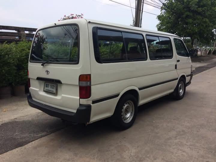 Toyota Hiace LH175 4