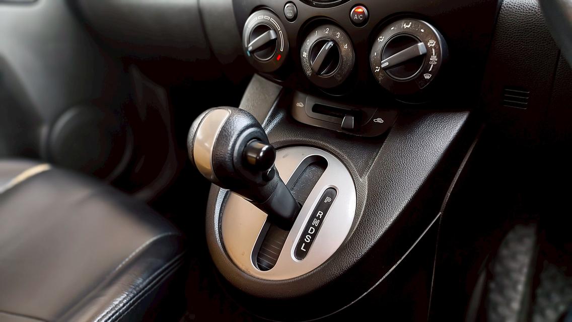 MAZDA 2 Hatchback 1.5E 2012 จด 2013 15