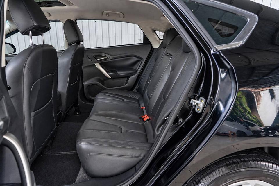 #MG 5, 1.5 X TURBO SUNROOF ปี 2018 สีดำ โฉม ปี15-21รถบ้านแท้ มือเดียวรถสวย ไมล์น้อย 73,355 กม.เครื่องดีโครงสร้างดีเกียร์ดีภายในสะอาดช่วงล่างแน่น รูปที่ 12