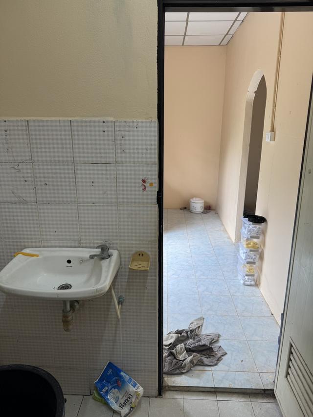 ขายบ้านเดี่ยวนาดีหลังหัวมุมเนื้อที่ 28 ตรว. 2ห้องนอน 1ห้องน้ำ ใกล้ถนนเส้นกบินทร์บุรี304-1กม. จ.ปราจีนบุรี 5