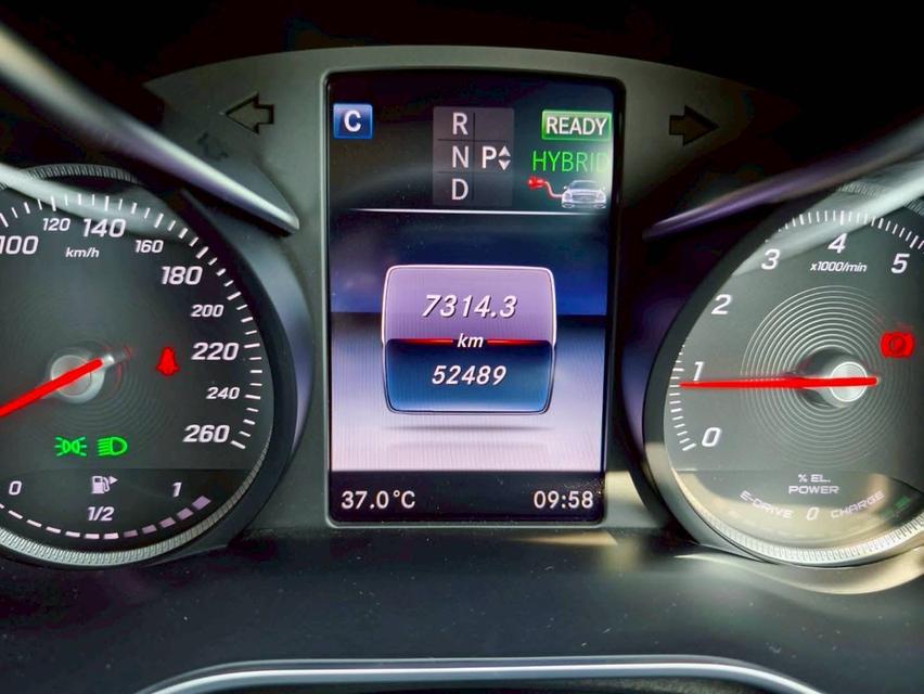 รหัสรถ KPV897 2017 BENZ C350e Avantgarde สีเทา 8