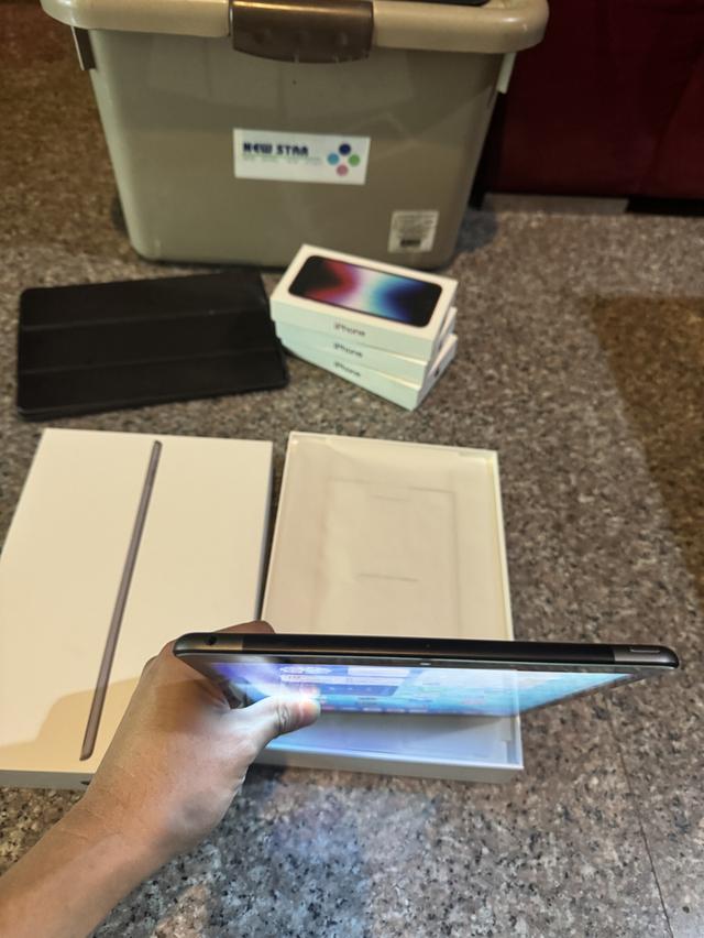 ขายๆๆๆถูกๆๆiPadGen9สีSpace Gray 256กิ๊กยกกล่องอีมี่ตรงWifi Celluer ใส่ซิมได้ตัวTopสุดสูนTrueเครื่องใช้งานดีทุกๆฟังชั่นรีสโตได้ตลอดไม่มีติดไอคราว Model รูปที่ 3