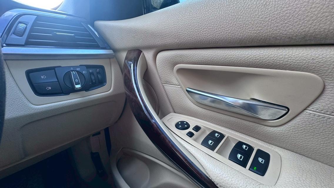 รหัสรถ TPV2742 🎊 BMW 320i ปี 2014 🎊 รูปที่ 8