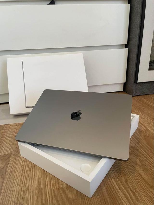 ขาย MacBook Air M2 ประกันเหลือ  4