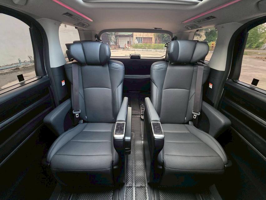Toyota ALPHARD 2.5SC PACKAGE สีขาว ปี 2023 ไมล์ 20,000 รูปที่ 14
