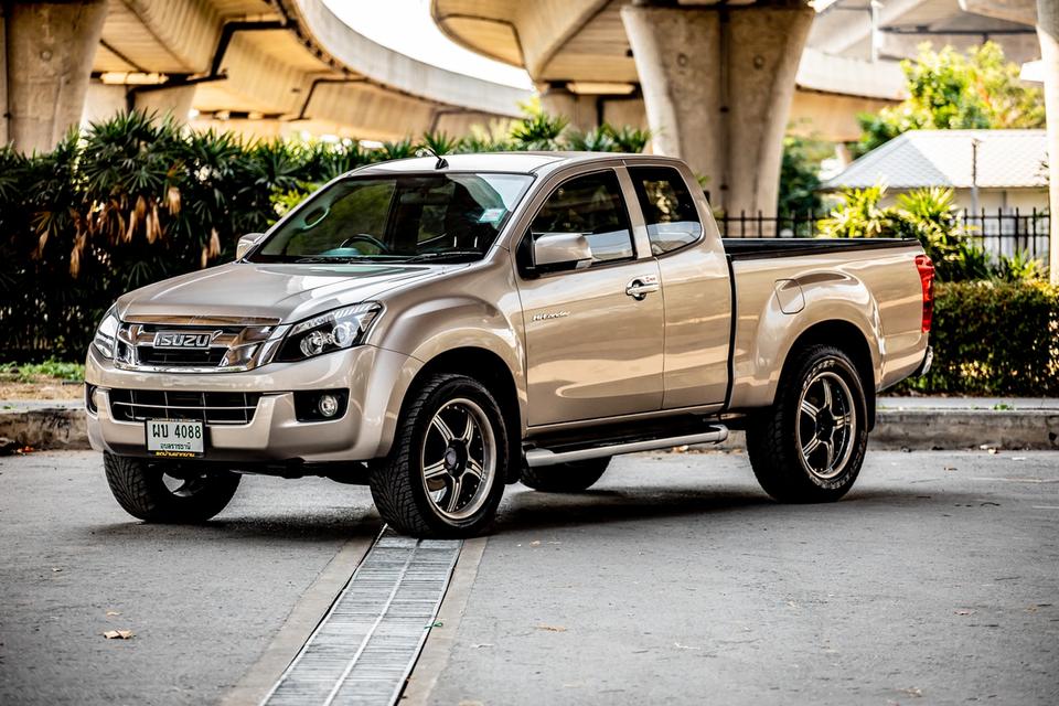 Isuzu D-Max Hi-Lander Cab4 2.5 VGS Z ท๊อปปี 2012 เกียร์ธรรมดา 8