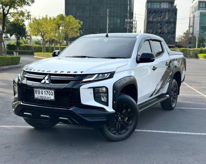  Mitsubishi Triton Double Cab 2.4 Athetes เกียร์ A/T 4WD สีขาว White Diamond ปี2021