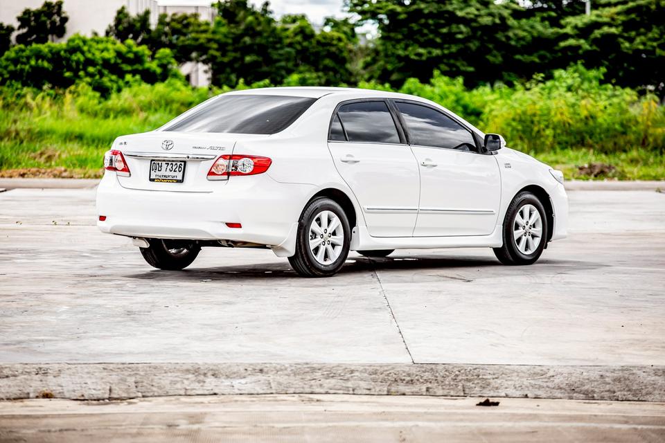 Toyota Altis 1.8E ปี 2011 เกียร์ออโต้ สีขาว สวยสภาพดี มือเดียวป้ายแดง 5