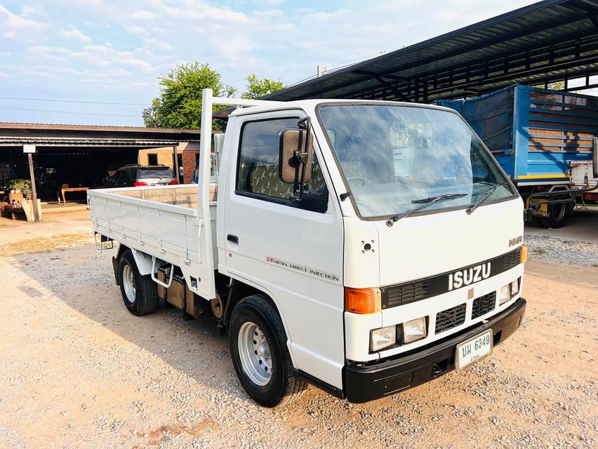 รถบรรทุก 4 ล้อมือสอง ISUZU NKR 88HP