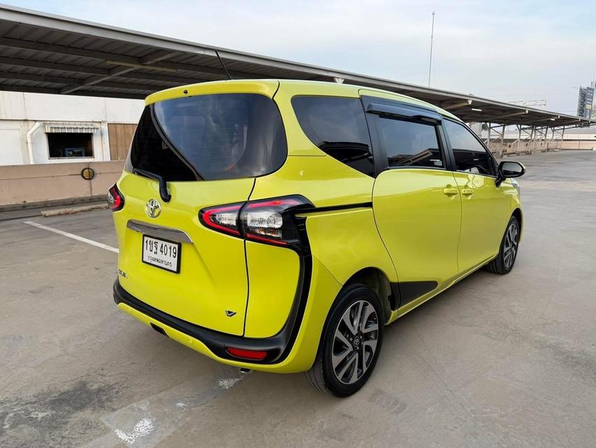 ขายด่วน Toyota Sienta 1.5V ปี 2020 รถยนต์มือ 2  7